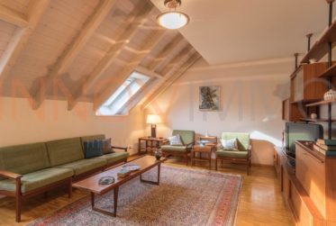 Maison contigüe à louer meublée