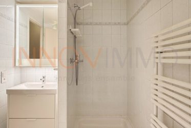 Contiguous unfurnished house for rent