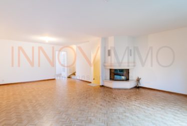 Contiguous unfurnished house for rent