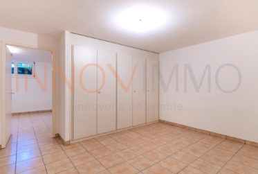 Contiguous unfurnished house for rent