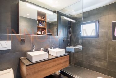 A LOUER Très jolie villa contigüe à 10 minutes de Carouge